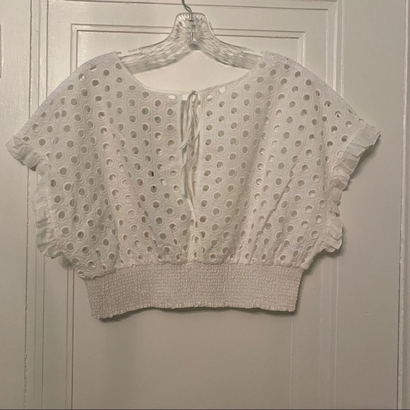 Kisuii Zoie Eyelet-Embroidered Coverup Crop Top XSmall NWT - Picture 7 of 9
